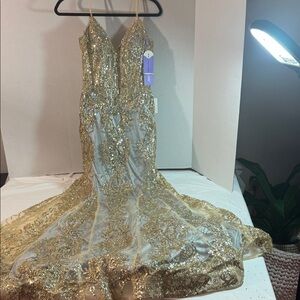 Elegant Gold Sequin Evening Gown